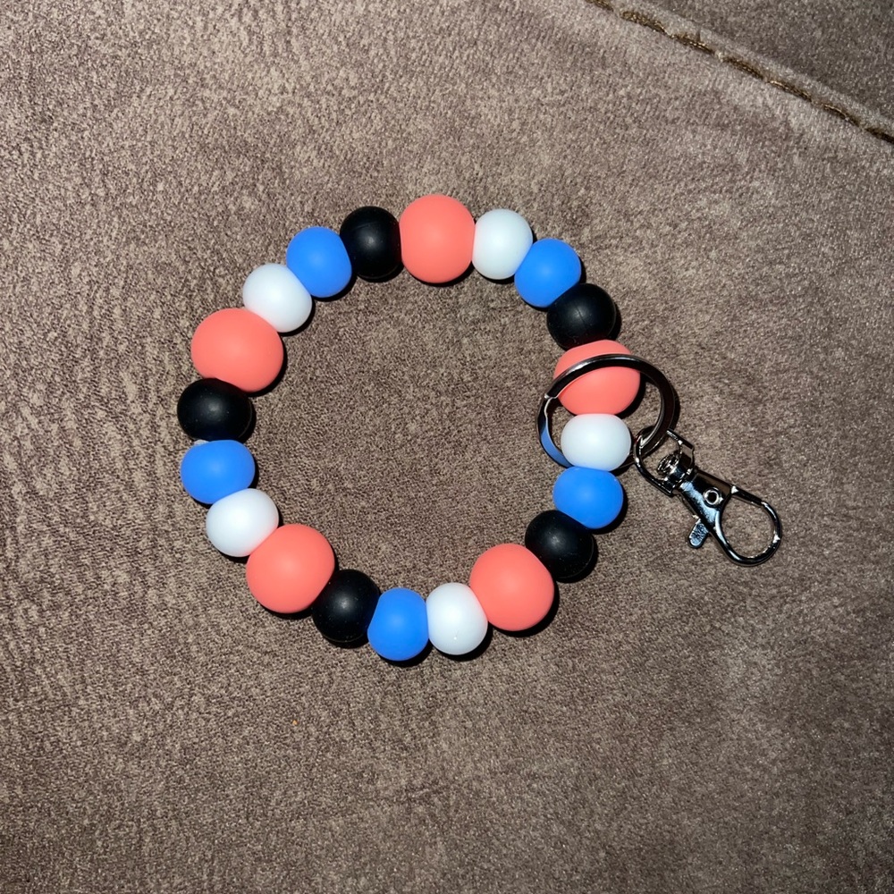 Key chain wristlet
